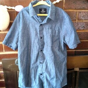 EUC Volcom Boys Button Down Shirt M 12